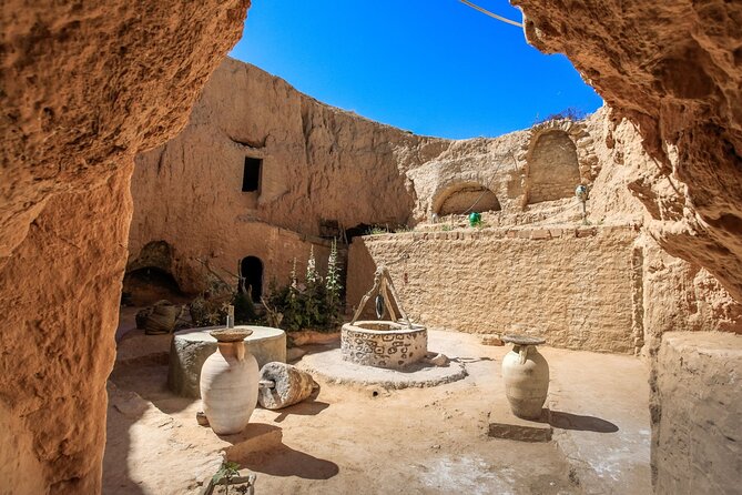 2-Day Tunisian Sahara Tour with Food & Stay from Sousse - Gafsa provides lunch before the long return