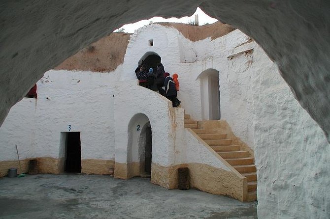 3-Day South of Tunisia Guided Tour from Tunis - Day one: Roman power, underground homes, and the Sahara gateway