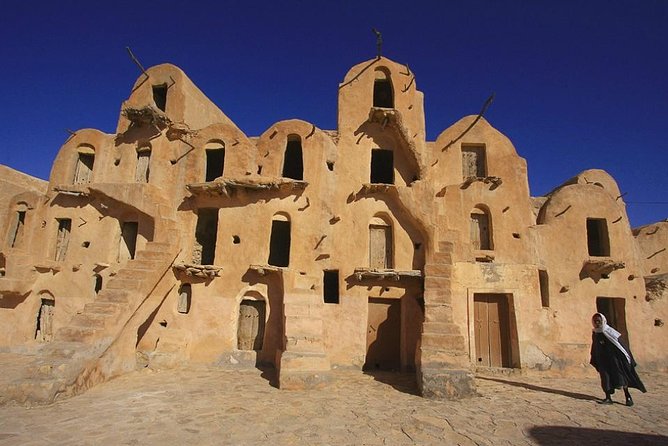 4 Days Tunisia Discovery Private Tour - Day one: Kairouan’s basins, mosque, and Sidi Sahbi