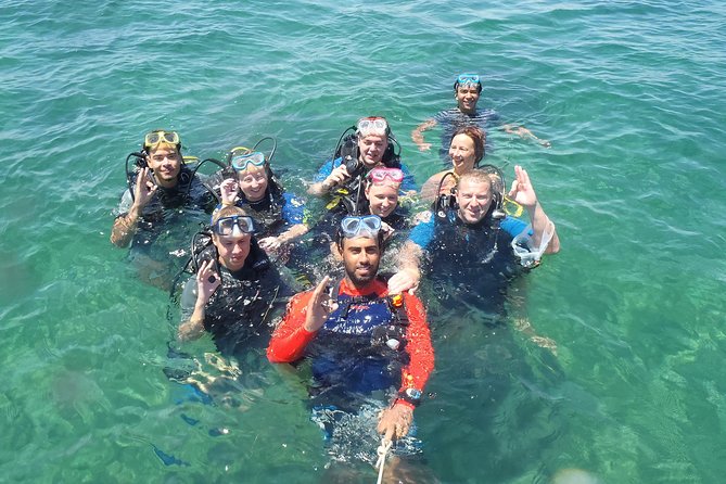 Diving initiation (Initiation) - Walking from the beach into 2 to 6 meters of water