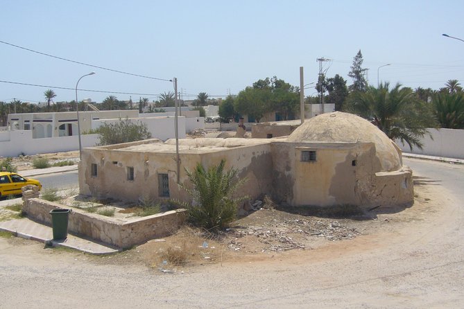 From Djerba : 1 day in the footsteps of Star Wars "Mos Eisley" - El Ghriba synagogue, one of Djerba’s major landmarks