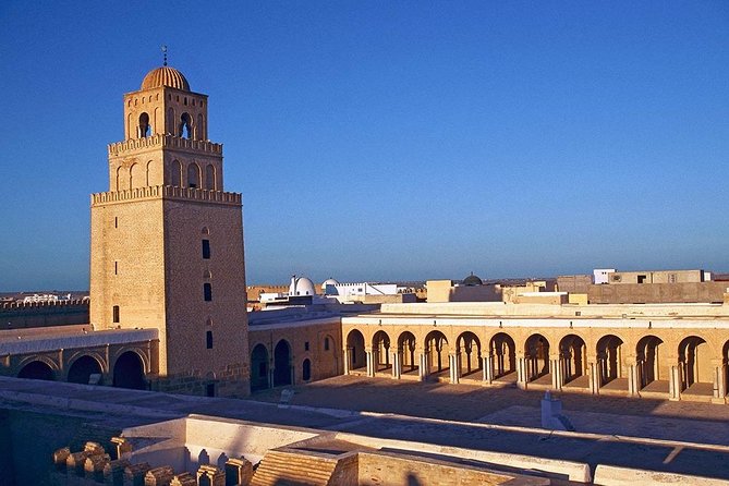 Kairouan-El Jem - The road from Tunis in a private vehicle