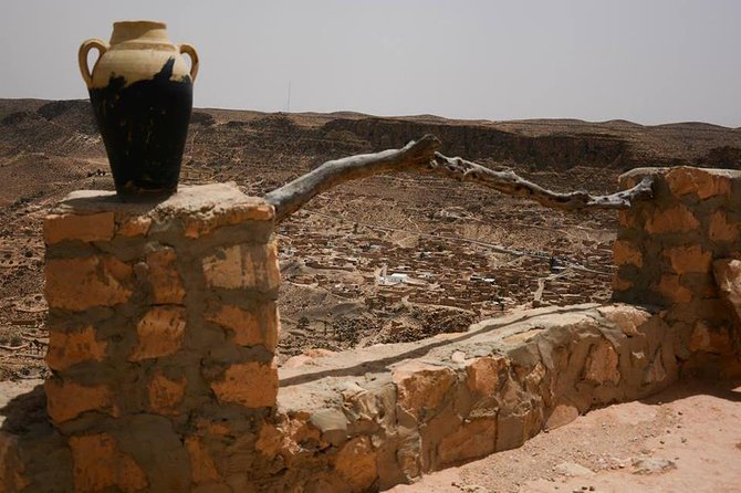 Ksar Ghilane 1 day: The hot spring and the homestay - Toujane is a ten-minute photo stop