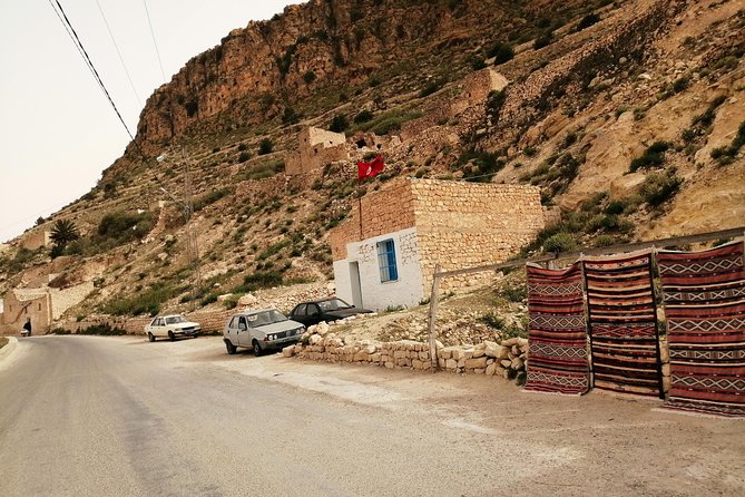 One night under the tent: Tataouine - Chenini - Ksar Ghilane - Matmata - Ksar Ghilane’s Spring and Oasis