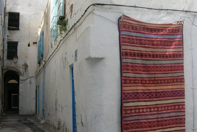 Walking city tour - Foundouk al Attarine and the old commercial lanes